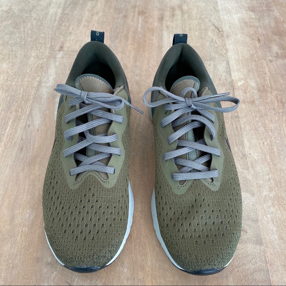 Nike Odyssey React Sneaker Men’s 7/ Women’s 9